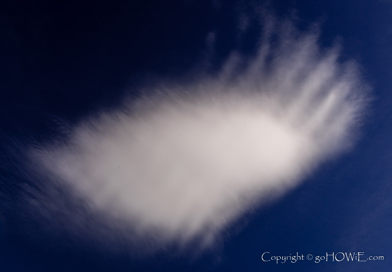 Unusual wave cloud pattern