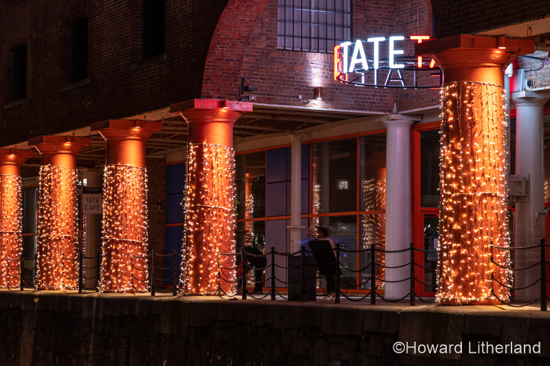 Tate Gallery at night, Albert Dock, Liverpool, England