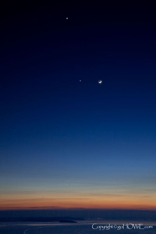 Photo of the moon, Venus and Jupiter