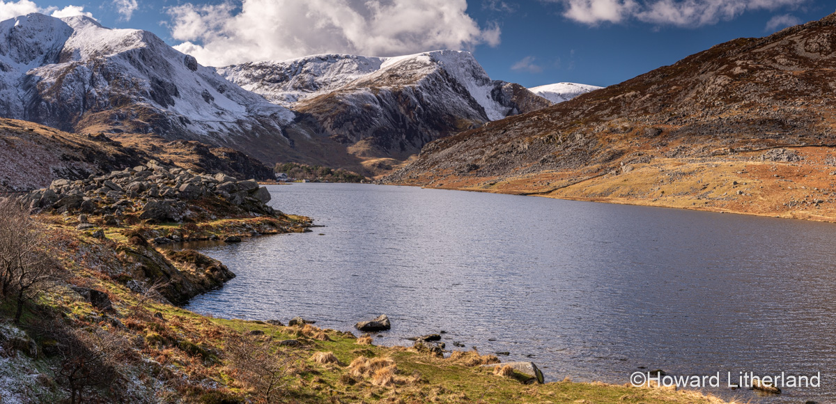 Llyn Ogwen and mountains with snow, Snowdonia, North Wales